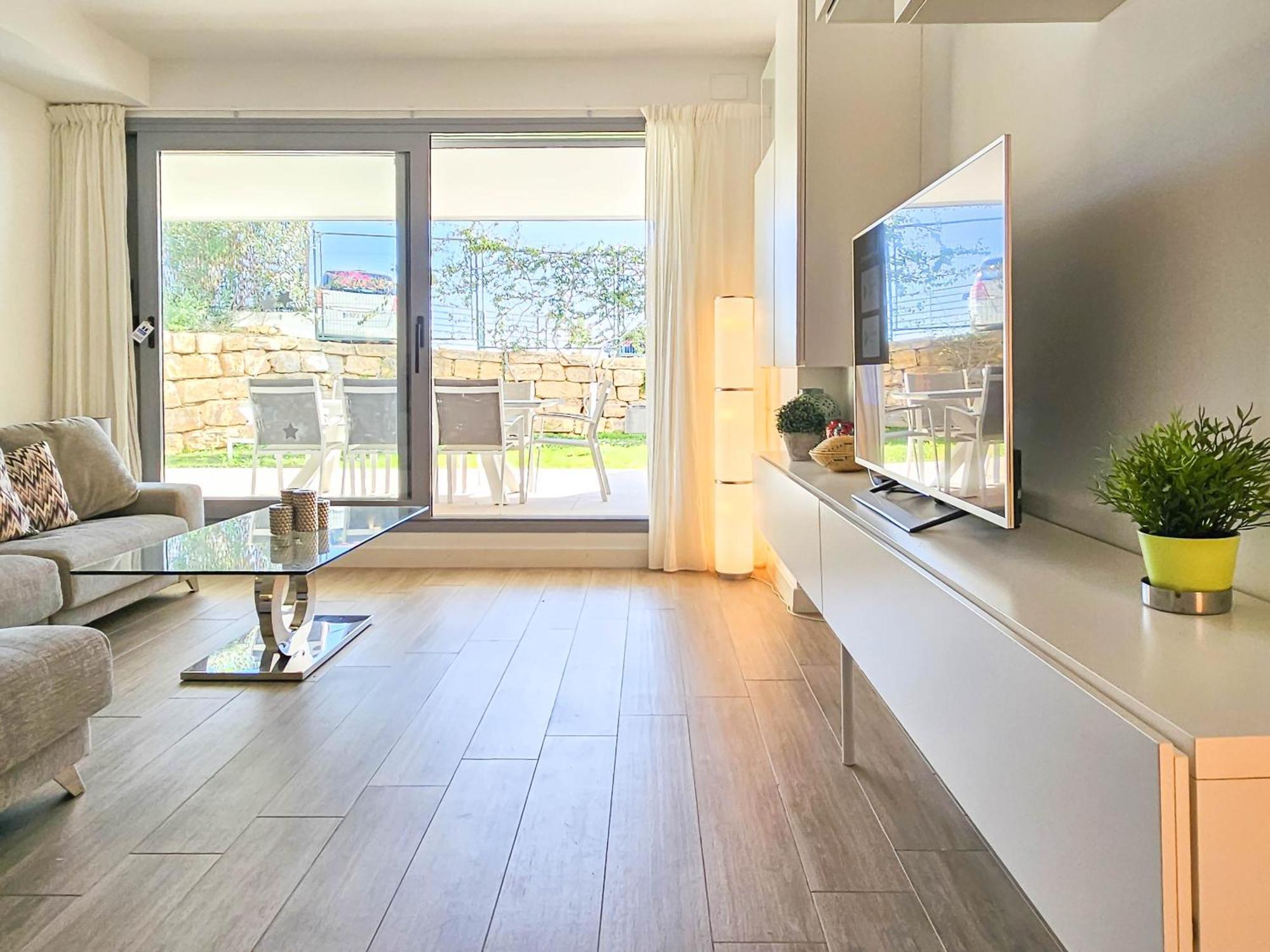 Luxury Ground Floor Apt - 300 M To Cabopino Golf Marbella Buitenkant foto