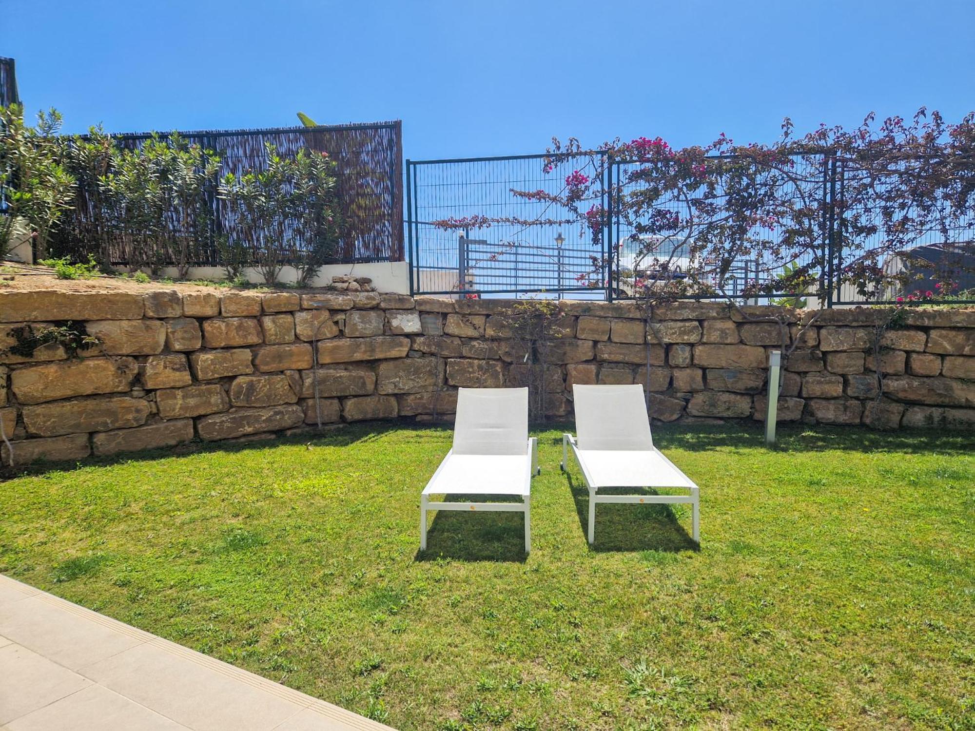 Luxury Ground Floor Apt - 300 M To Cabopino Golf Marbella Buitenkant foto