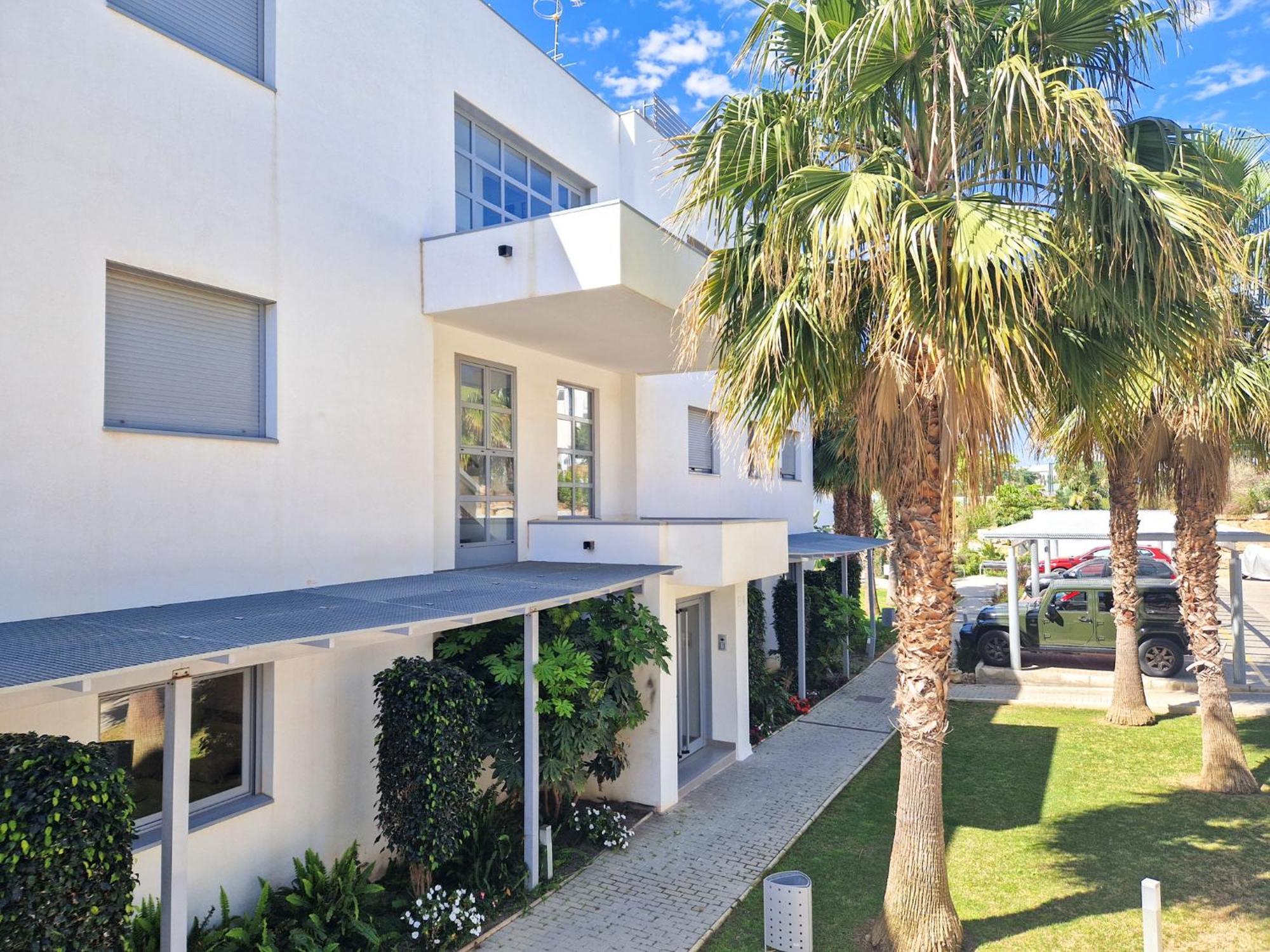 Luxury Ground Floor Apt - 300 M To Cabopino Golf Marbella Buitenkant foto